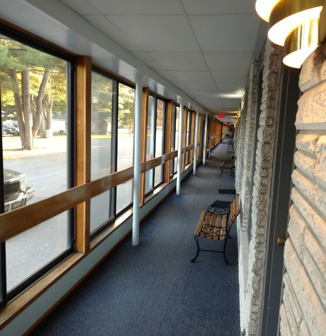 The Lake Huron Resort (Lake Trail Motel) - Web Listing (newer photo)